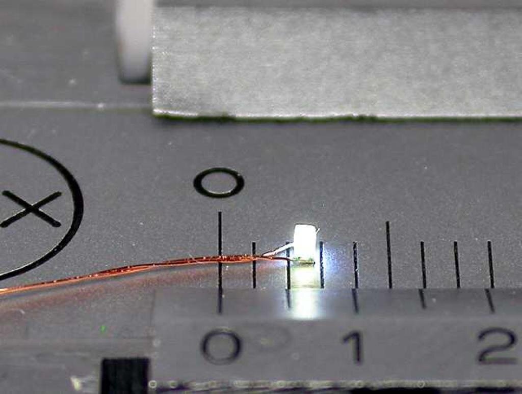High Tech Modellbahnen 7068 - 2 LEDs weiß, micro