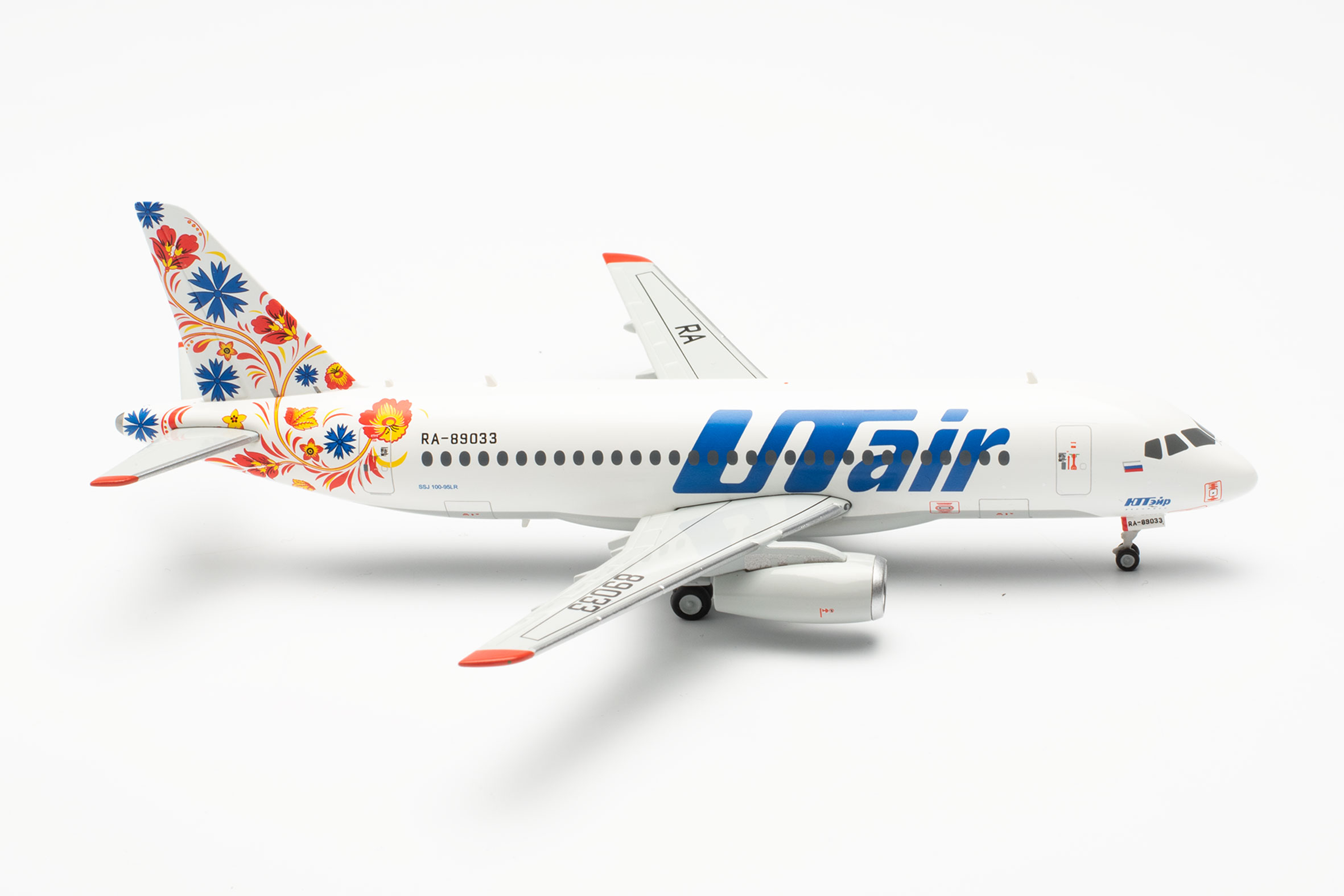 herpa 572897 - Sukhoi Superjet UTair Express